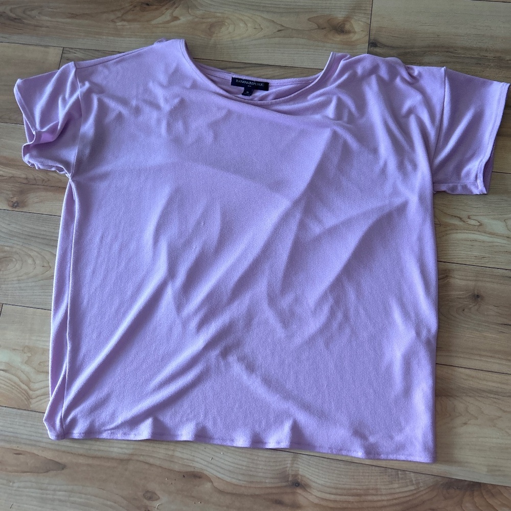 Purple shirt with twist in the back